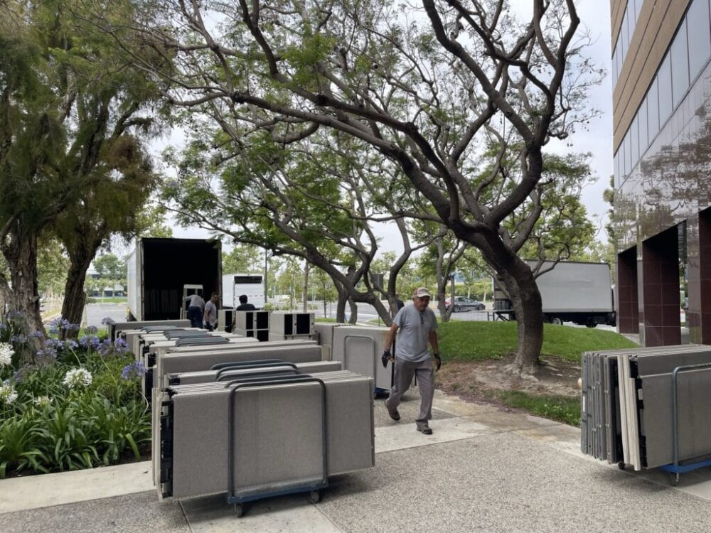 The Eco-Friendly Choice: How Buying Pre-Owned Office Cubicles Supports Sustainability