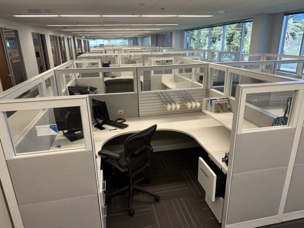 Flexible Workspace Furniture Solutions with CubeWorldUSA Modular Cubes