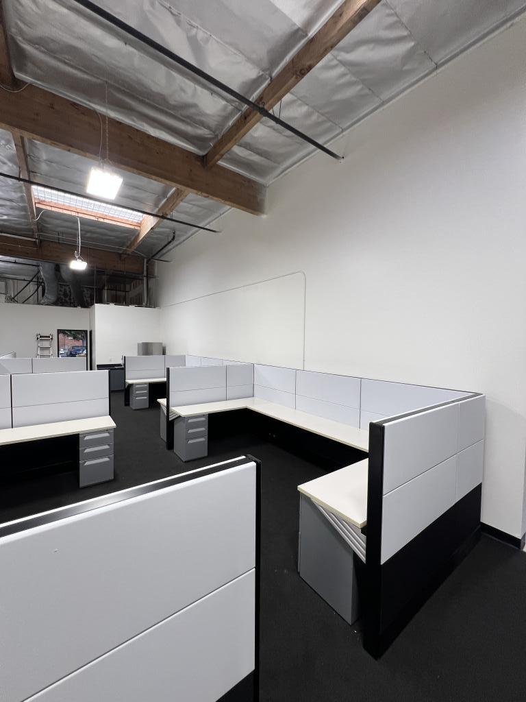 Black & White 6x6x54 Herman Miller Ethospace