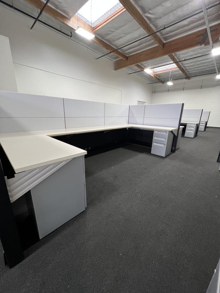 Black & White 6x6x54 Herman Miller Ethospace