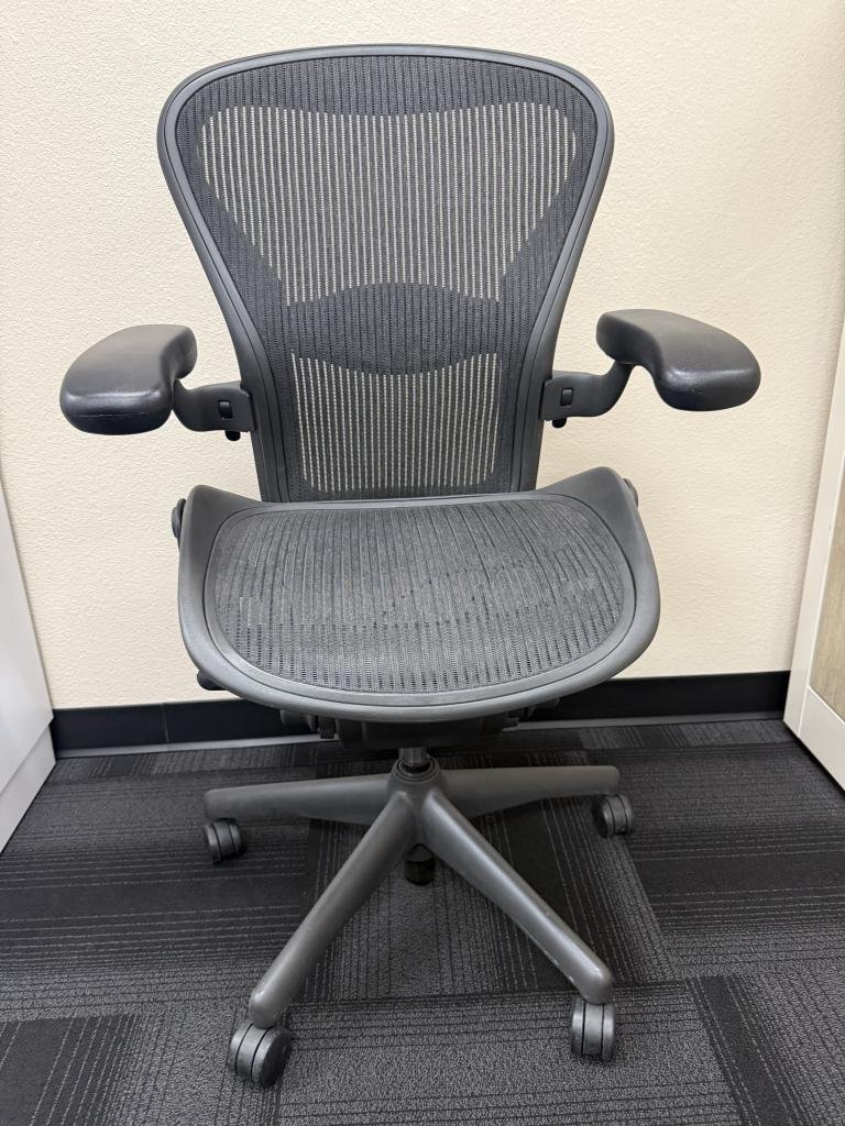 Herman Miller Aeron B Classic Black Graphite