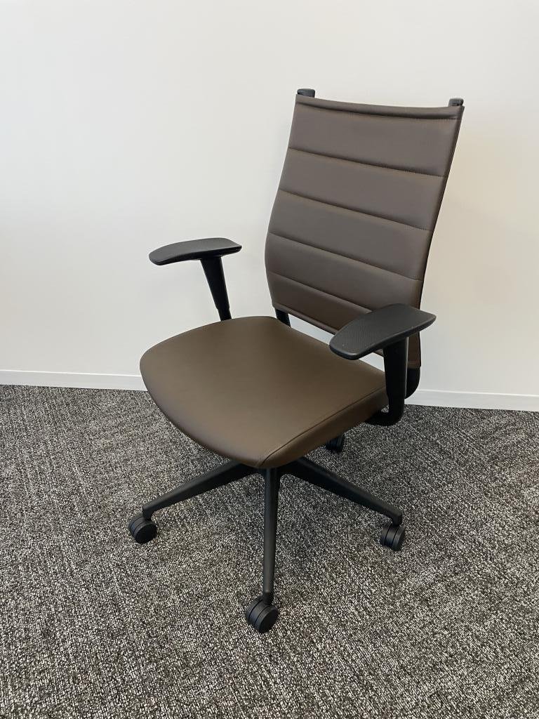 SitOnIt Wit High Back Brown Chair