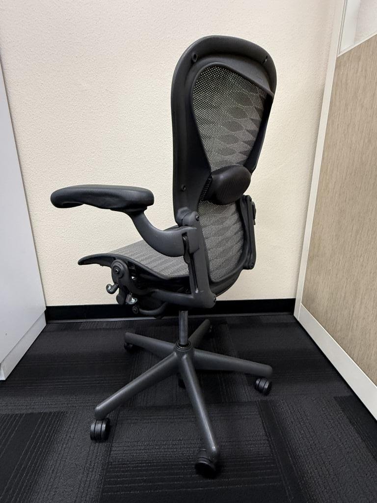 Herman Miller Aeron B Classic Black Graphite