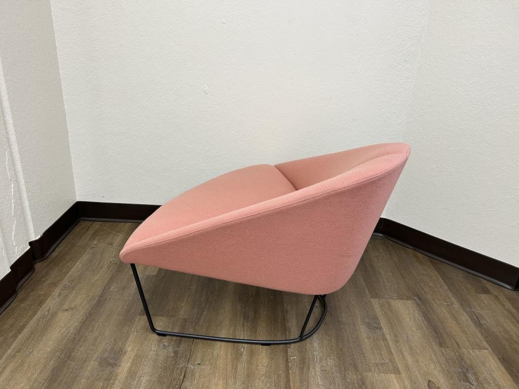Arper Colina sled base nude Italian import