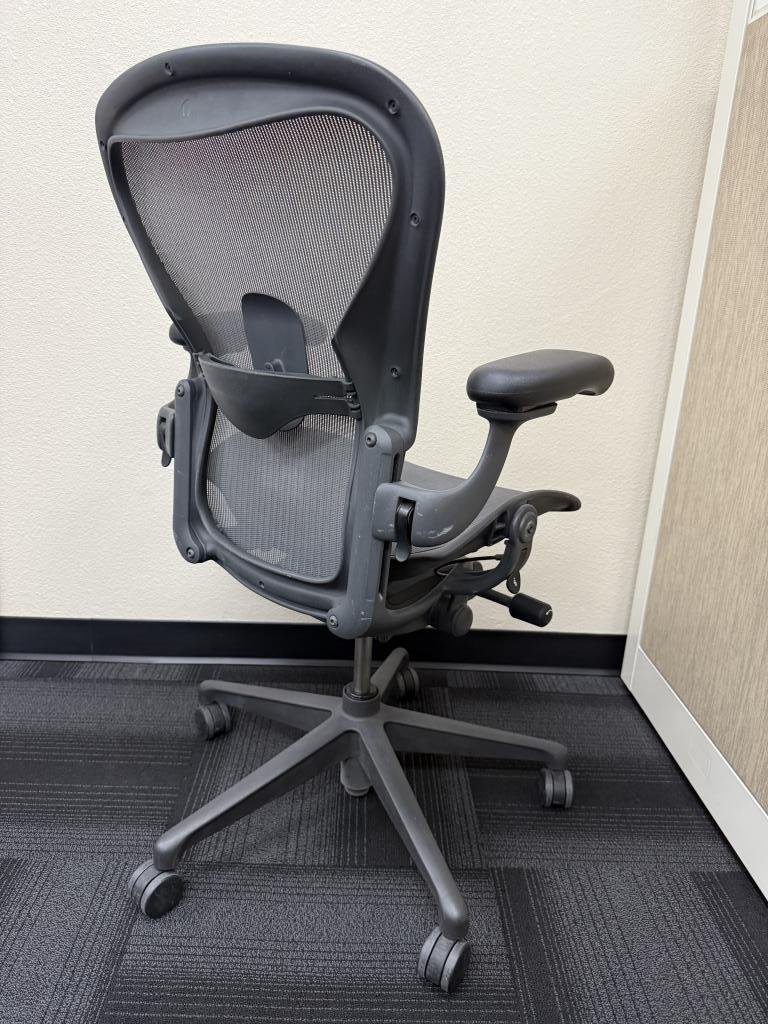 Herman Miller Aeron B Graphite Interwoven