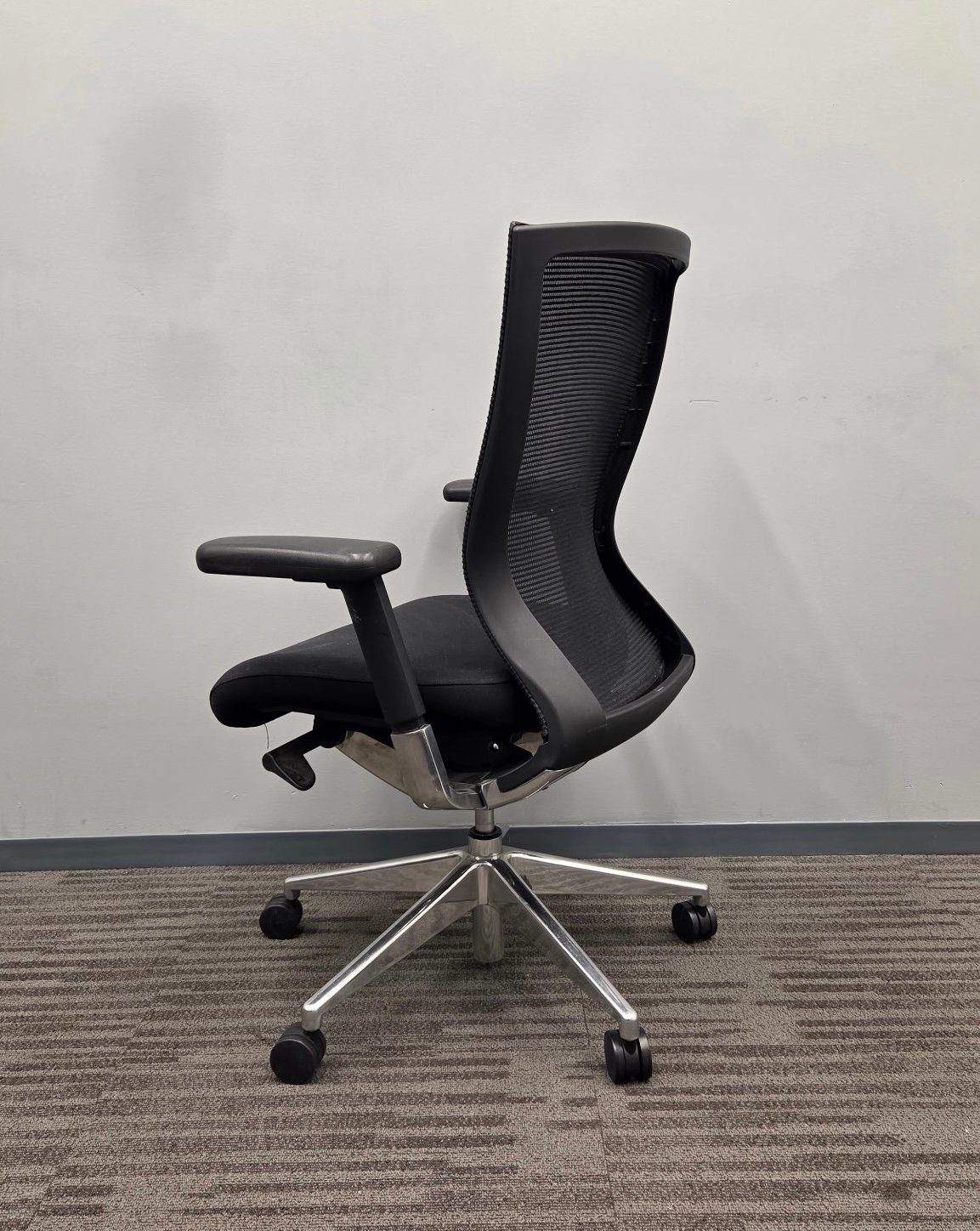 I-desk ergonomic chair chrome base black mesh fully loaded