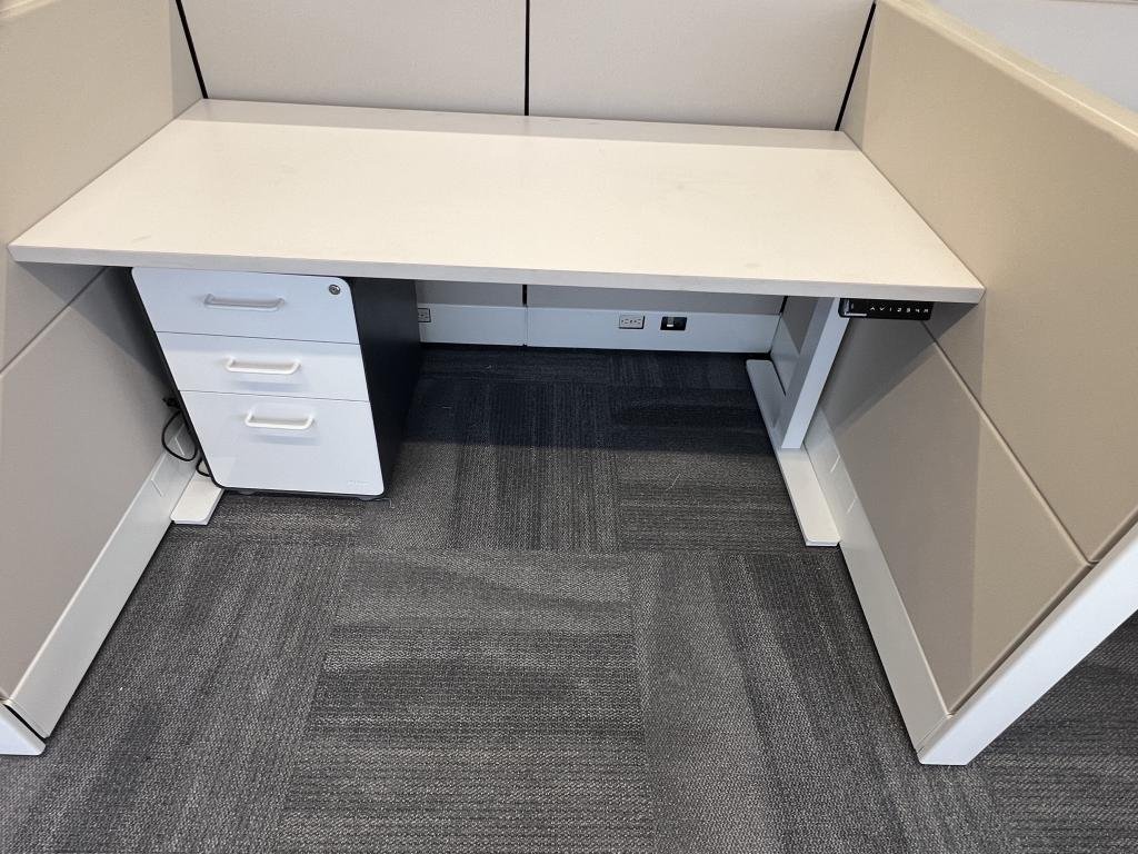 Ethospace Sage 5x3ft @ 39inT Herman Miller