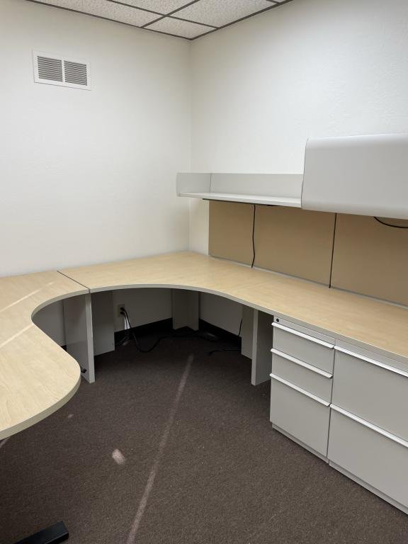Knoll & Linak Height Adjustable Modular Desks
