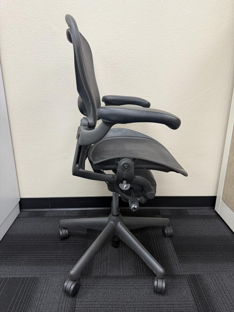 Herman Miller Aeron B Classic Black Graphite