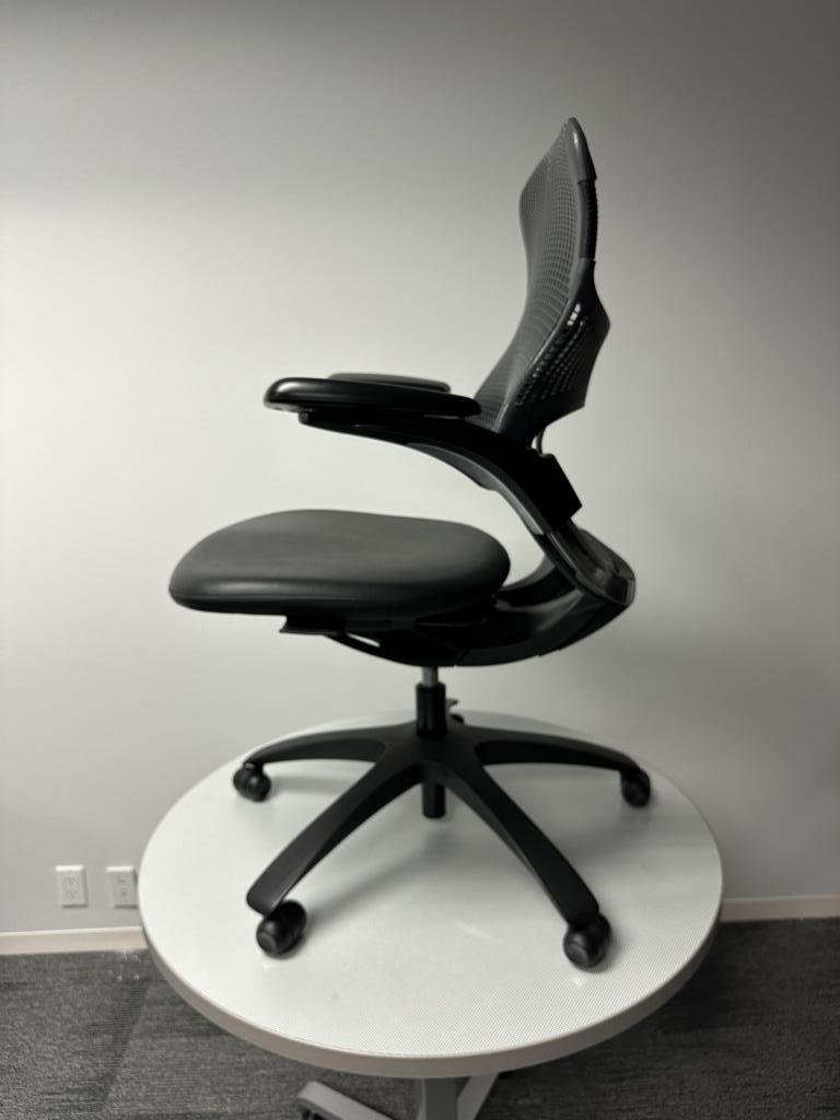 Knoll ReGeneration chair Black & Chrome Loade