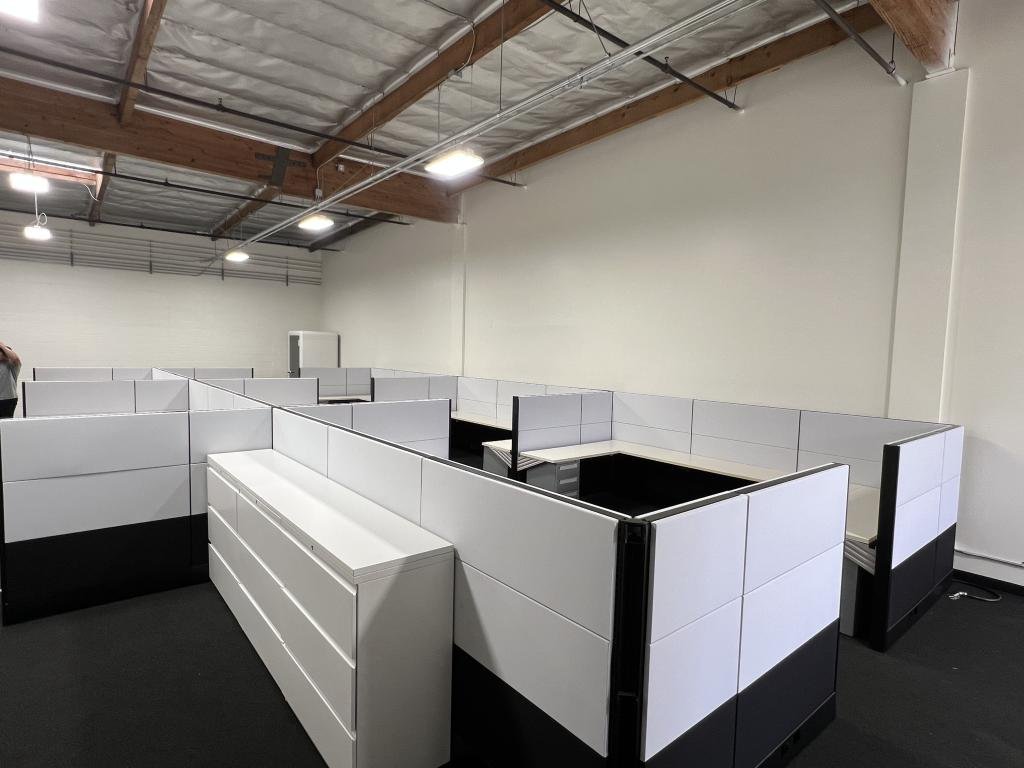 Black & White 6x6x54 Herman Miller Ethospace