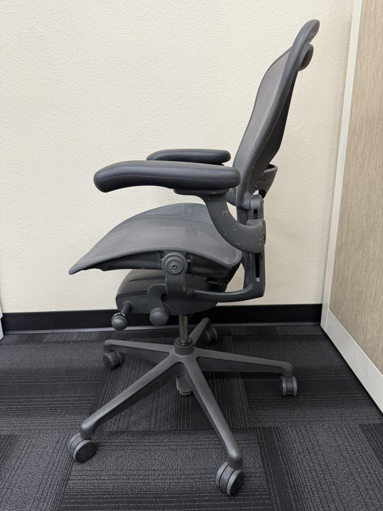 Herman Miller Aeron B Graphite Interwoven