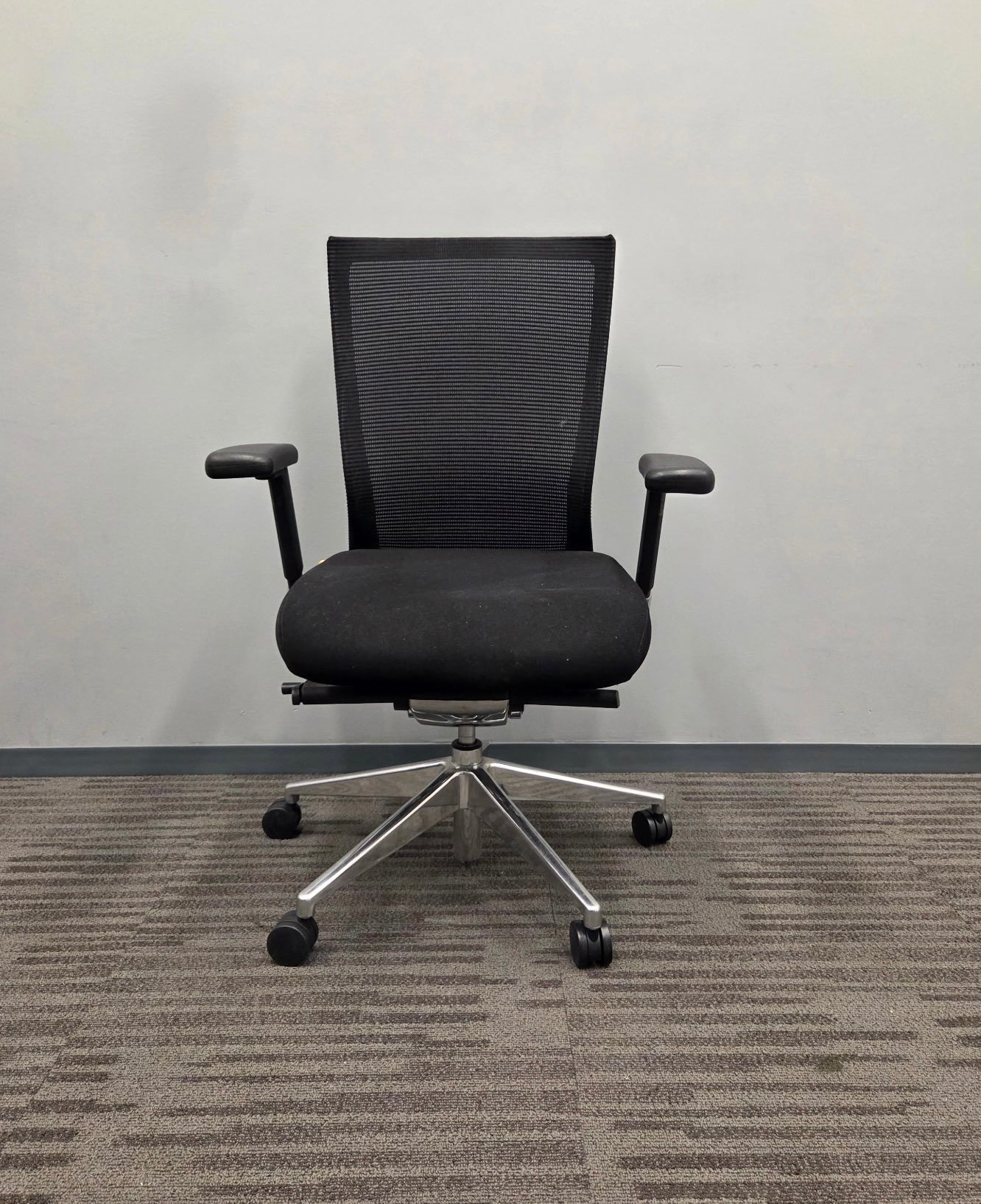 I-desk ergonomic chair chrome base black mesh fully loaded