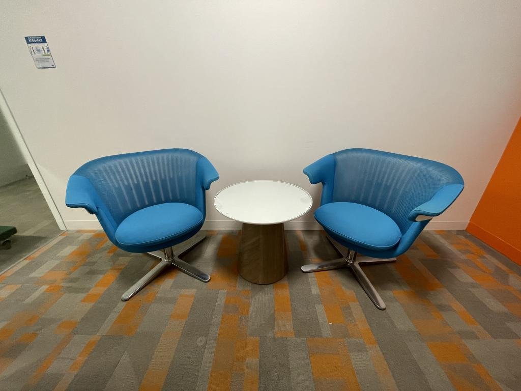 Steelcase i2i Blue Jay Swivel Office Lounge