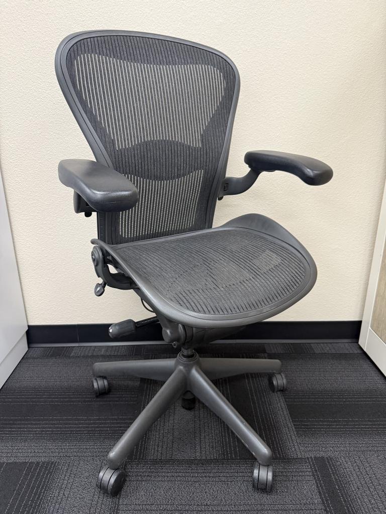 Herman Miller Aeron B Classic Black Graphite