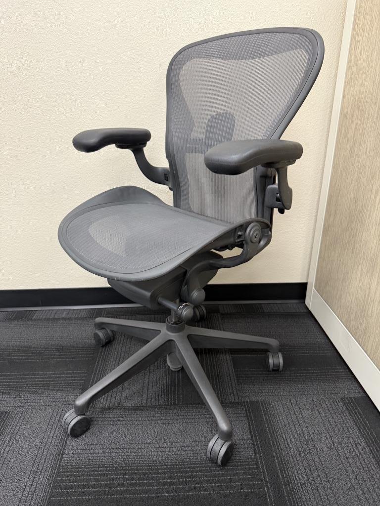 Herman Miller Aeron B Graphite Interwoven