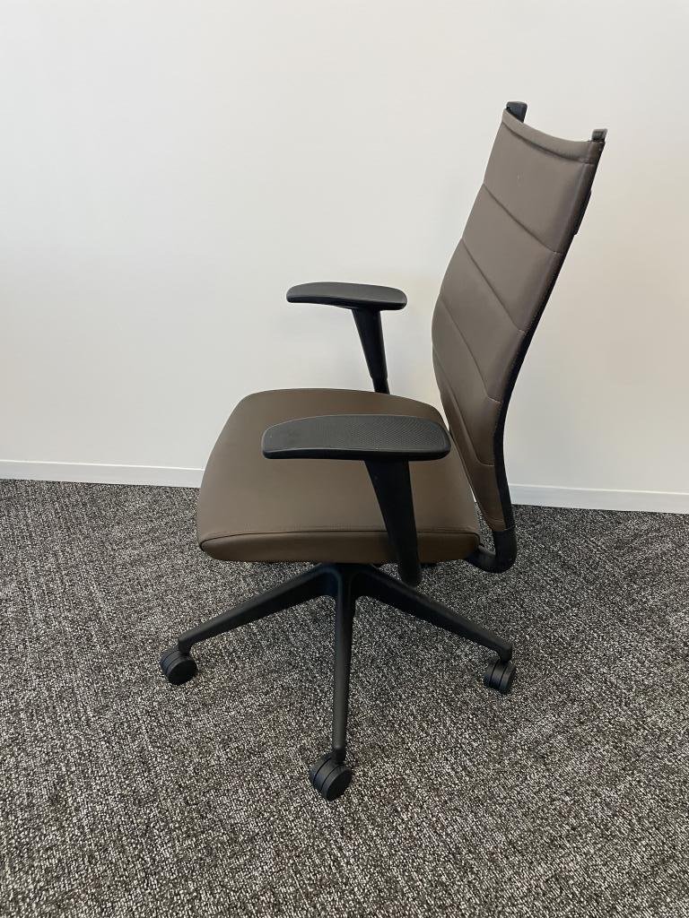 SitOnIt Wit High Back Brown Chair