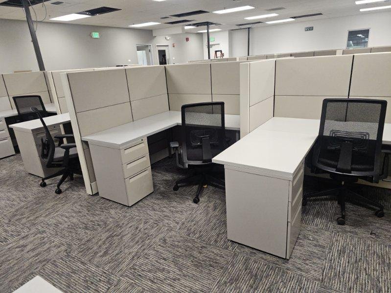 Herman Miller Ethospace 5x5x54 grey surface