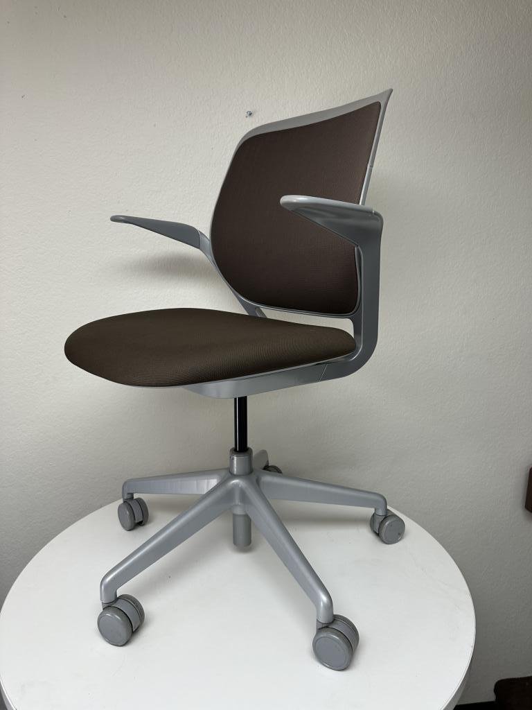 Steelcase Cobi Neutral & Silver Design