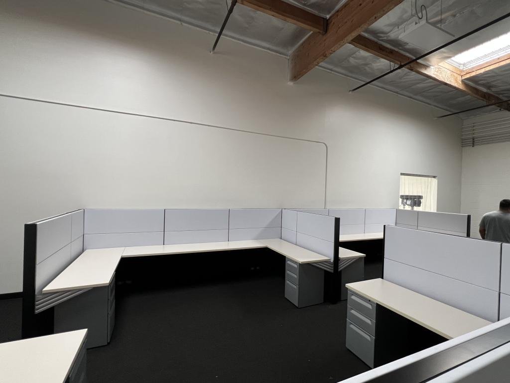 Black & White 6x6x54 Herman Miller Ethospace