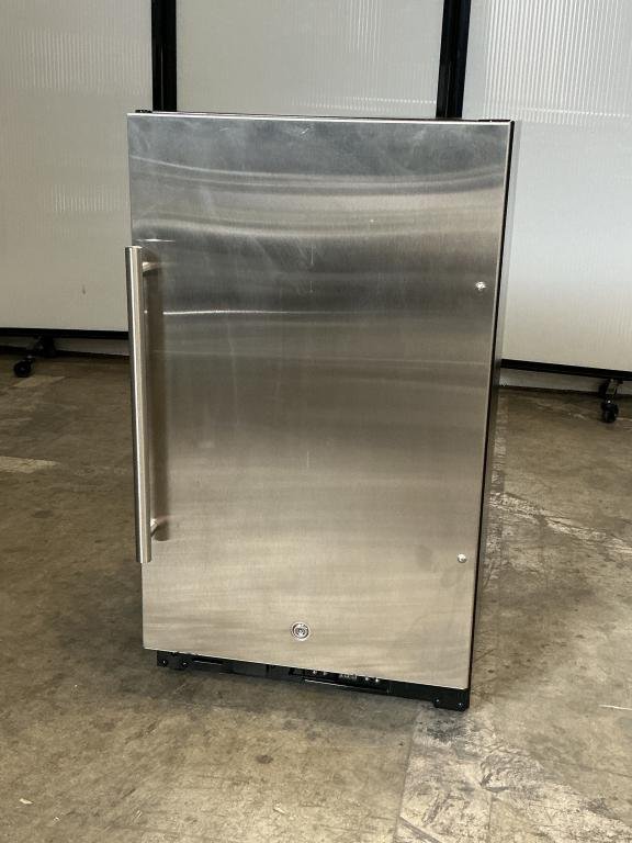 Summit FF1843B 18 Inch Undercounter Fridge