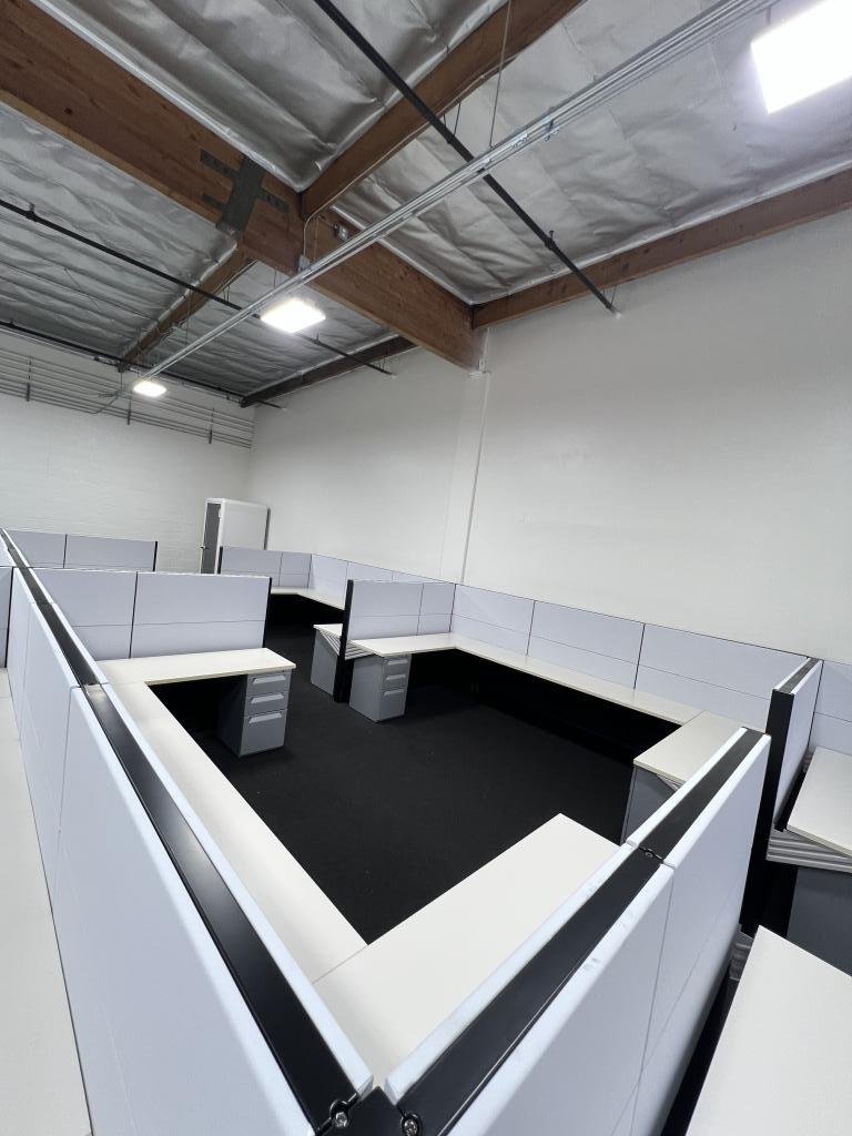 Black & White 6x6x54 Herman Miller Ethospace