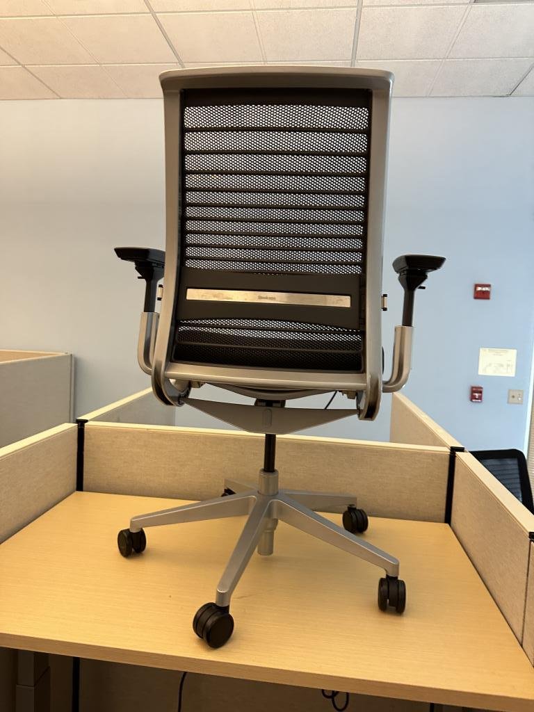 Steelcase Think Fully loaded Black & Silver