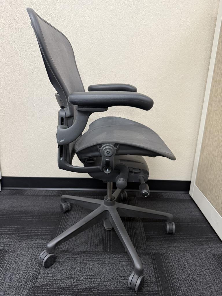 Herman Miller Aeron B Graphite Interwoven