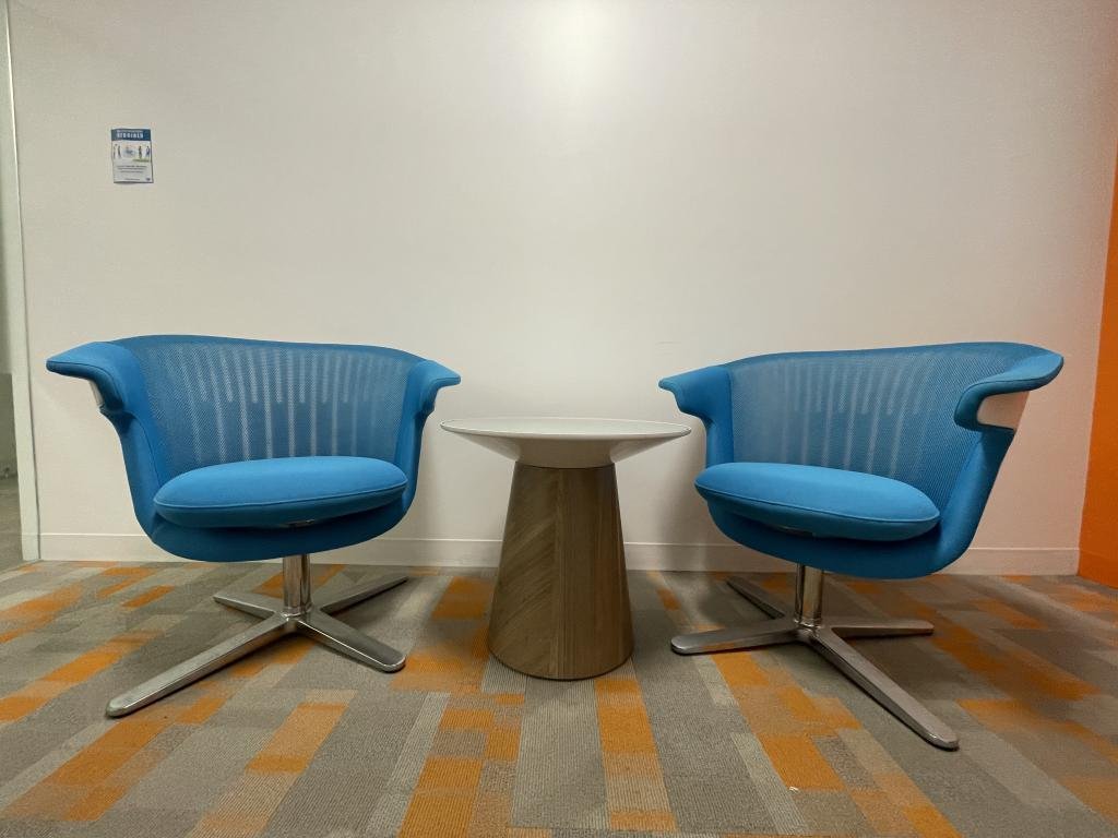 Steelcase Campfire 24 inch Glass Round Table